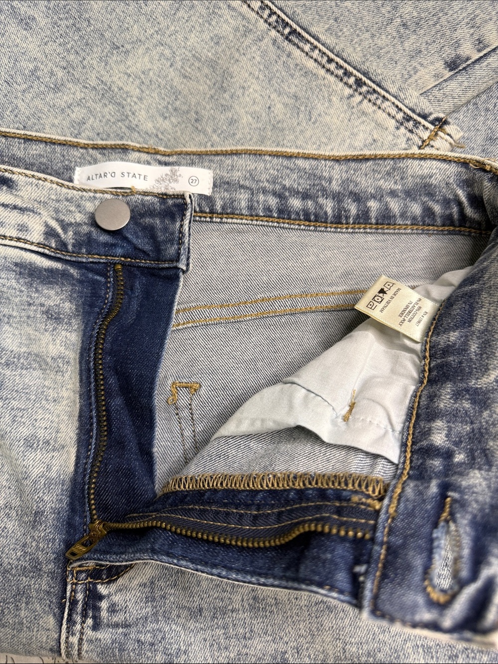 Altar’d State High-Waisted Distressed Straight Leg Jeans - Acid Wash - Picture 9 of 11